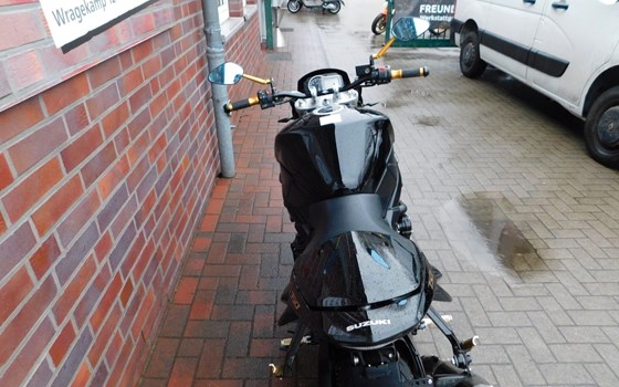 Gebrauchtmotorrad Suzuki GSR 750 - Bild 10