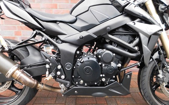 Gebrauchtmotorrad Suzuki GSR 750 - Bild 18