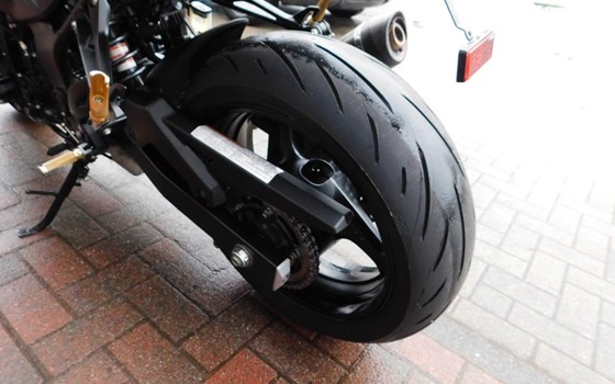 Gebrauchtmotorrad Suzuki GSR 750 - Bild 8