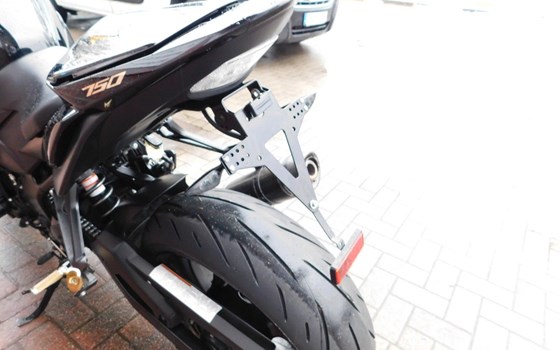 Gebrauchtmotorrad Suzuki GSR 750 - Bild 9