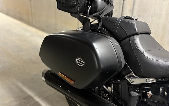 Gebrauchtmotorrad Harley-Davidson Softail Sport Glide FLSB - Bild 6