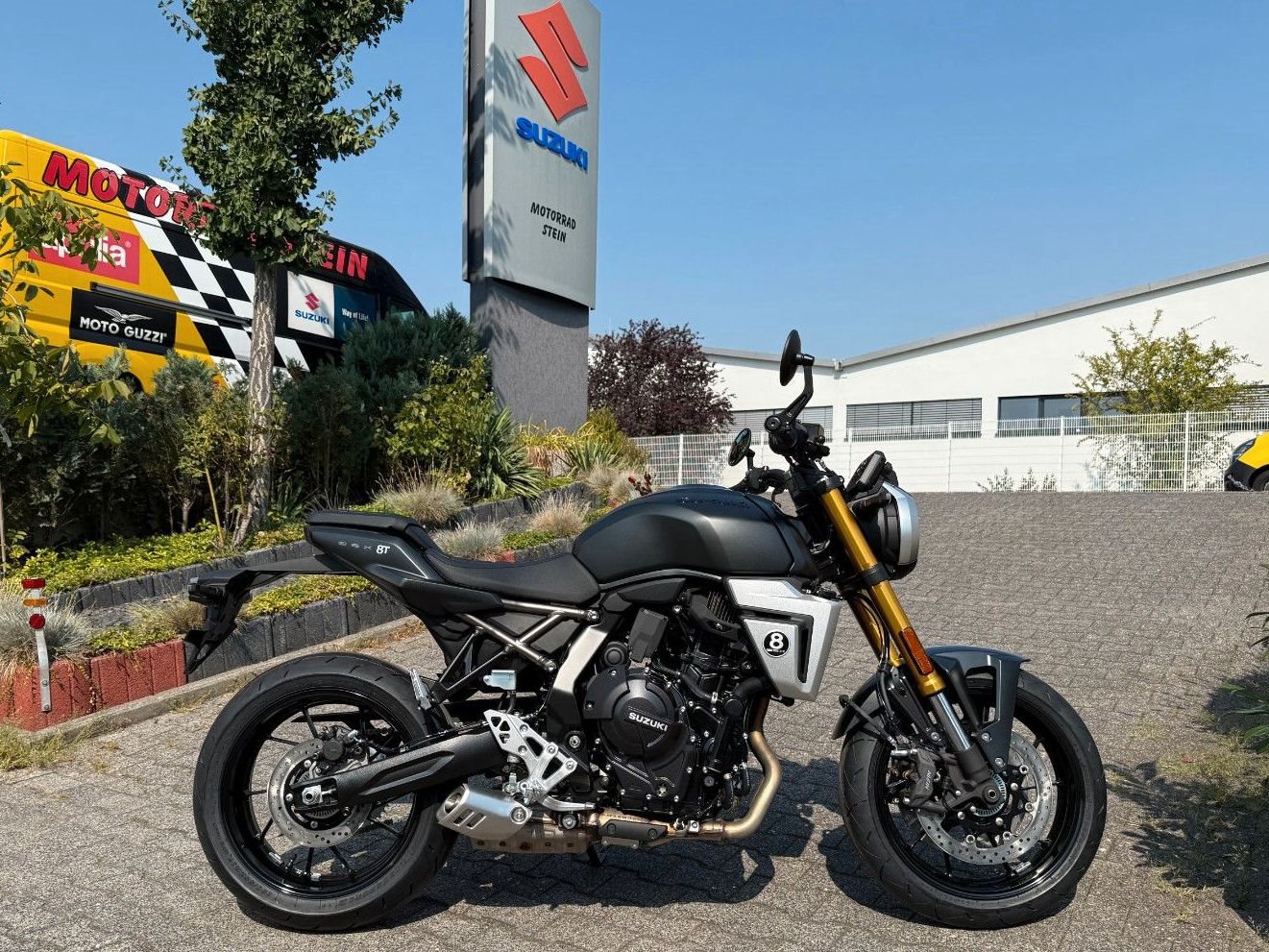 Suzuki GSX-8T