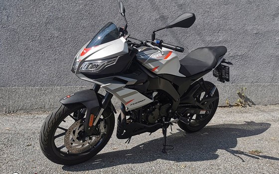 Gebrauchtmotorrad Aprilia Tuono 125 - Bild 1