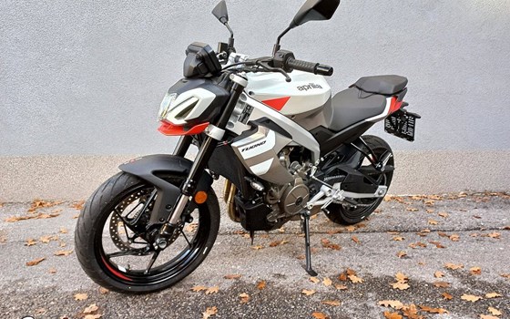 Gebrauchtmotorrad Aprilia Tuono 457 - Bild 1