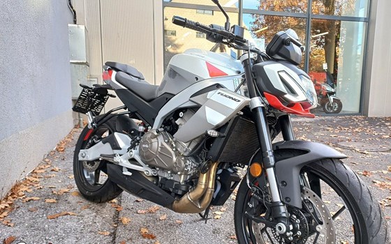 Gebrauchtmotorrad Aprilia Tuono 457 - Bild 3