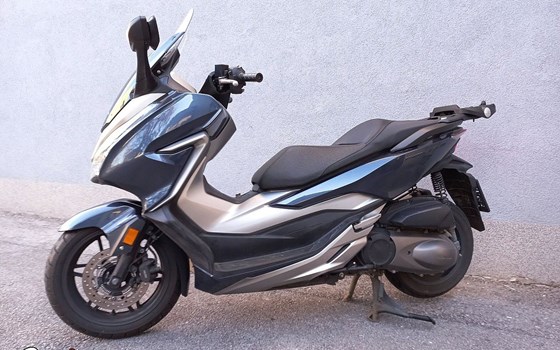 Gebrauchtmotorrad Honda Forza 300 - Bild 2