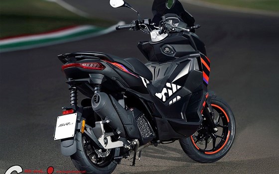 Neufahrzeug Aprilia SR GT Replica 125 - Bild 4