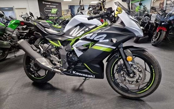 Gebrauchtmotorrad Kawasaki Ninja 125 - Bild 2