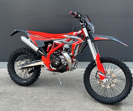 Neumotorrad Beta Xtrainer 300