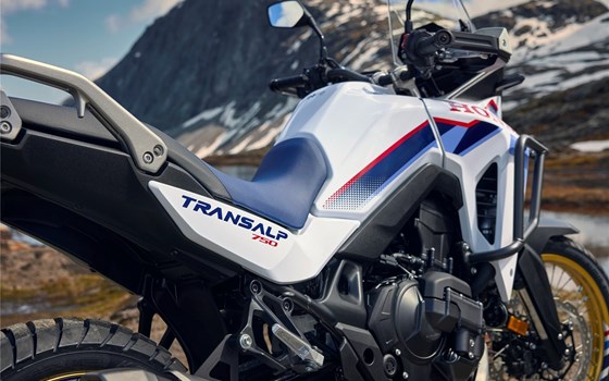 Neufahrzeug Honda XL750 Transalp E-Clutch - Bild 9