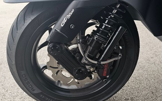 Gebrauchtmotorrad Vespa GTS 300 i.e. Super Sport - Bild 3