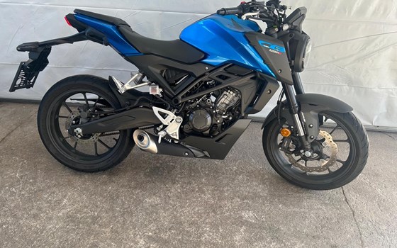 Gebrauchtmotorrad Honda CB125R - Bild 1