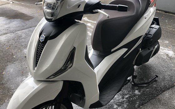 Gebrauchtmotorrad Piaggio Beverly 400 hpe - Bild 5