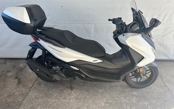 Gebrauchtmotorrad Honda Forza 125 - Bild 2