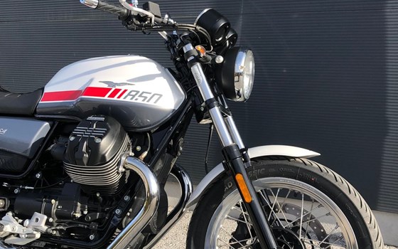 Gebrauchtmotorrad Moto Guzzi V7 Special - Bild 3