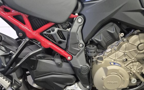 Gebrauchtmotorrad Ducati Multistrada V4 Pikes Peak - Bild 9