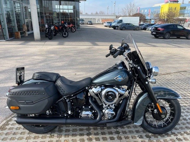 Harley-Davidson Softail Heritage Classic FLHC (Iron Horse Metallic) - Bild 3