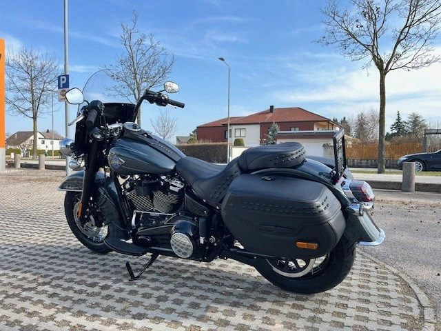 Harley-Davidson Softail Heritage Classic FLHC (Iron Horse Metallic) - Bild 6