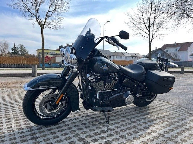 Harley-Davidson Softail Heritage Classic FLHC (Iron Horse Metallic) - Bild 7