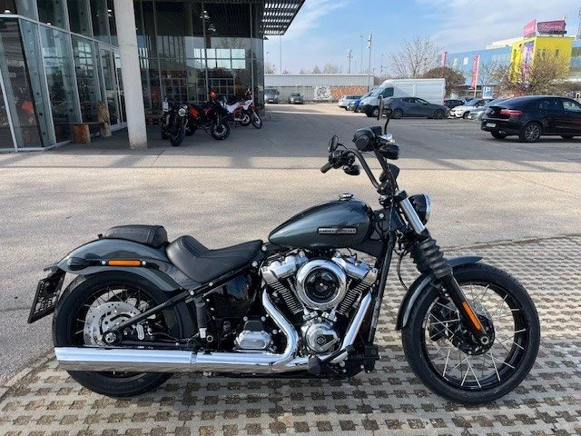 Harley-Davidson Softail Street Bob FXBB (Iron Horse Metallic) - Bild 4