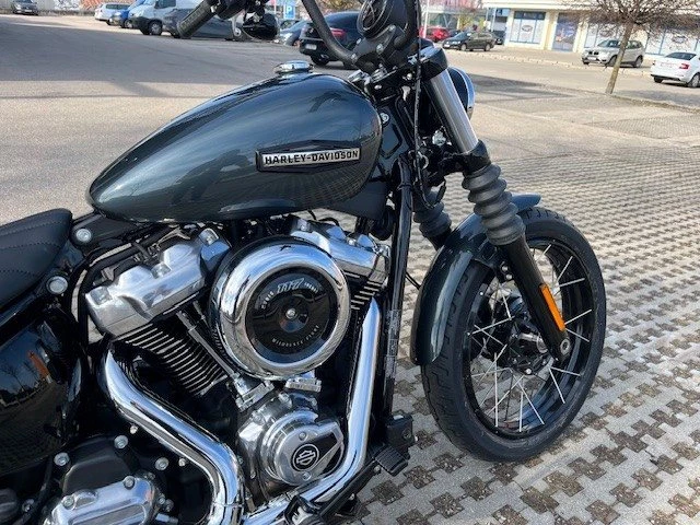 Harley-Davidson Softail Street Bob FXBB (Iron Horse Metallic) - Bild 5