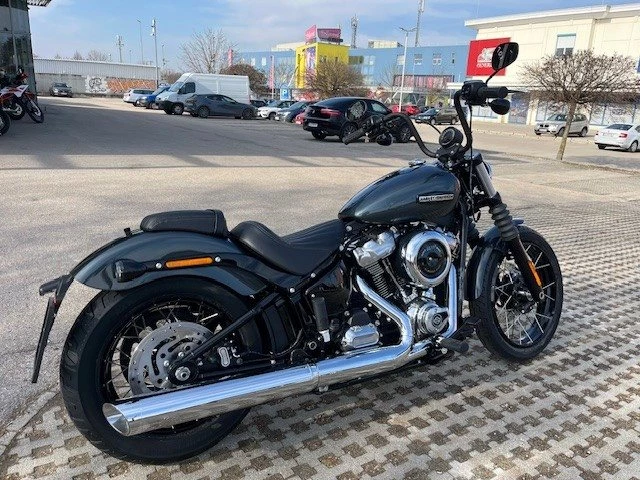 Harley-Davidson Softail Street Bob FXBB (Iron Horse Metallic) - Bild 6