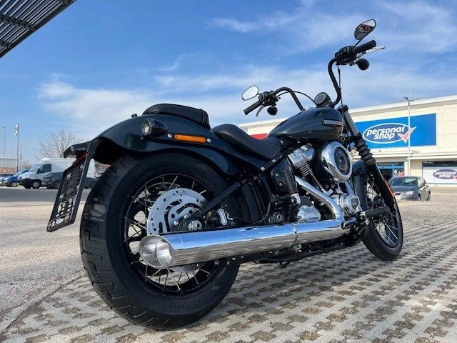 Harley-Davidson Softail Street Bob FXBB (Iron Horse Metallic) - Bild 7