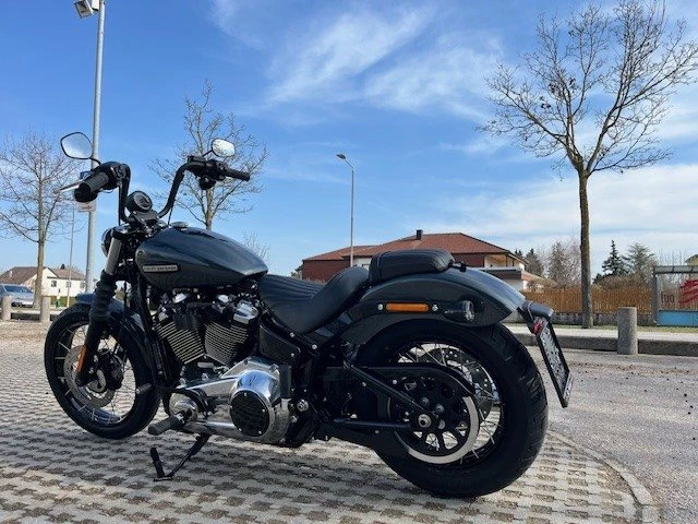 Harley-Davidson Softail Street Bob FXBB (Iron Horse Metallic) - Bild 8