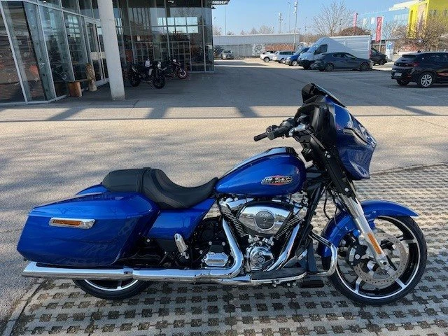 Harley-Davidson Street Glide FLHX (Blue Burst/Chrome Finish) - Bild 4
