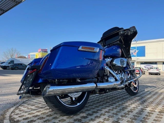 Harley-Davidson Street Glide FLHX (Blue Burst/Chrome Finish) - Bild 7