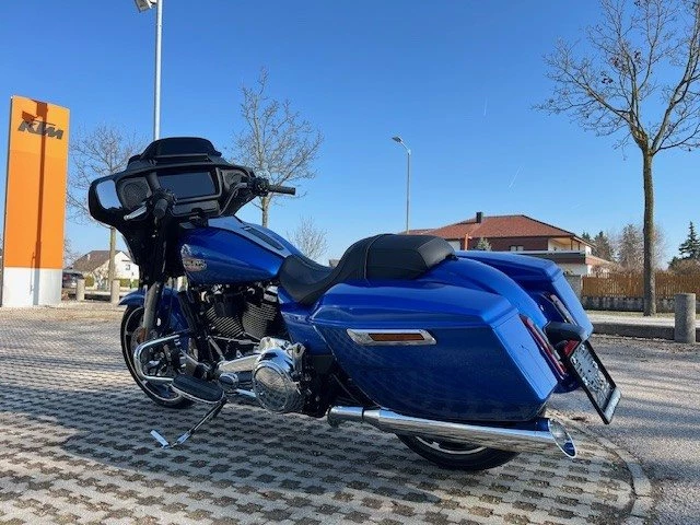 Harley-Davidson Street Glide FLHX (Blue Burst/Chrome Finish) - Bild 8