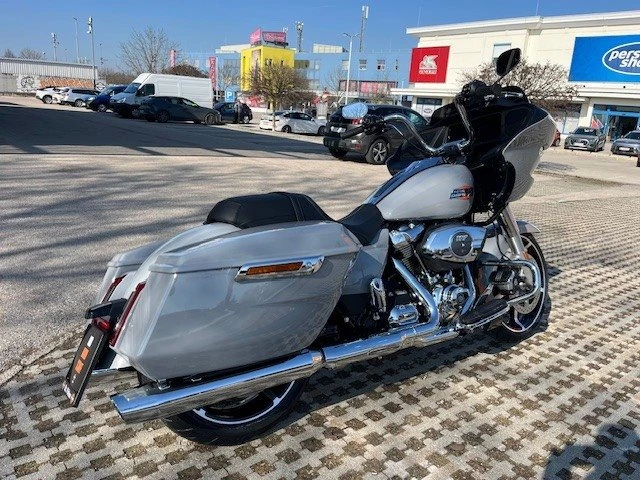 Harley-Davidson Road Glide FLTRX (Billiard Gray/Chrome Finish) - Bild 5