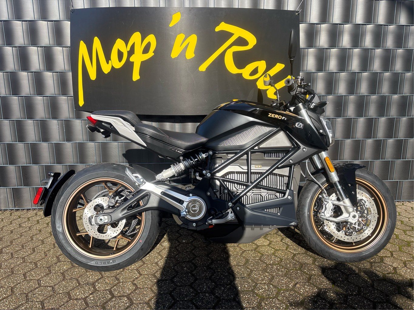 Zero S<br />11KW ZF15.6+ A1