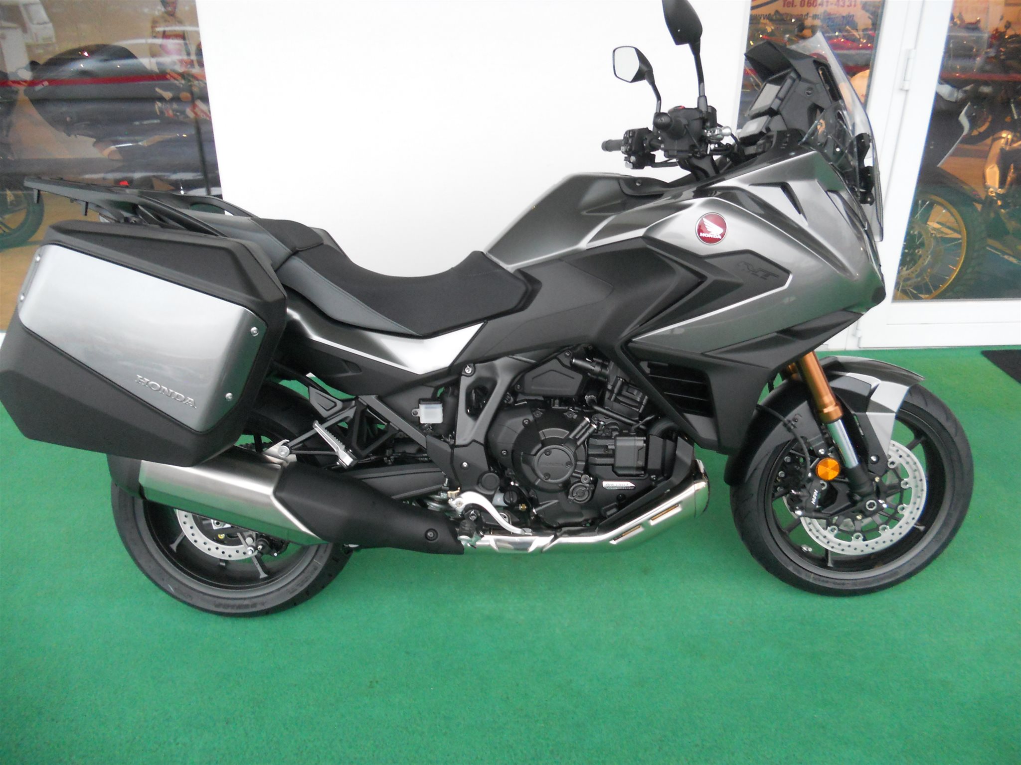 Honda NT1100 DCT Electronic Suspension
