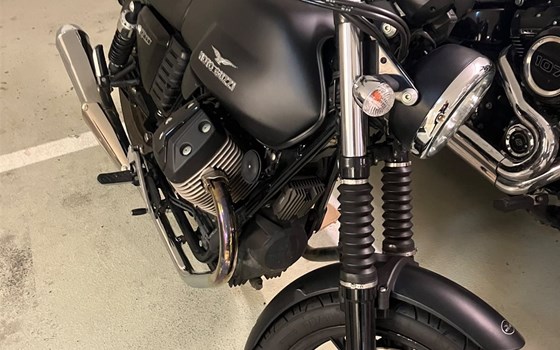 Gebrauchtmotorrad Moto Guzzi V7 II Stone - Bild 12