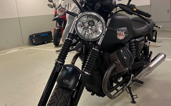 Gebrauchtmotorrad Moto Guzzi V7 II Stone - Bild 2