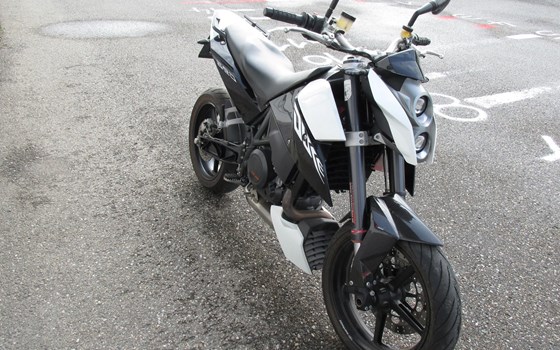 Gebrauchtmotorrad KTM 690 Supermoto - Bild 1