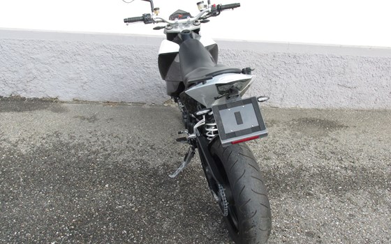 Gebrauchtmotorrad KTM 690 Supermoto - Bild 4