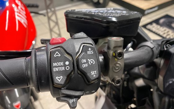 Gebrauchtmotorrad Ducati Diavel V4 - Bild 9