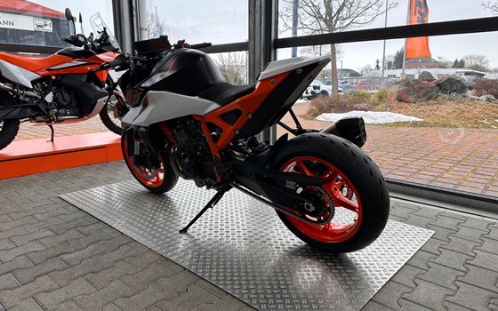 Neufahrzeug KTM 990 Duke R - Bild 5