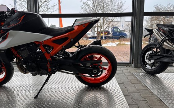 Neufahrzeug KTM 990 Duke R - Bild 7