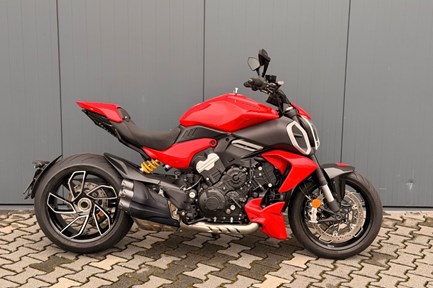 Ducati Diavel V4