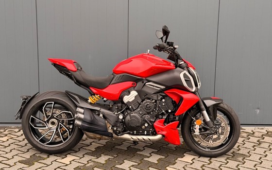Gebrauchtmotorrad Ducati Diavel V4 - Bild 1