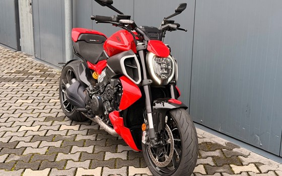 Gebrauchtmotorrad Ducati Diavel V4 - Bild 3