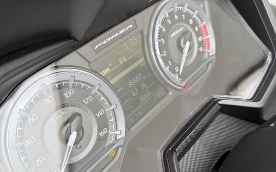 Gebrauchtmotorrad Honda Forza 350 - Bild 10