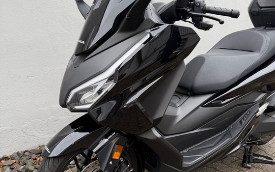 Gebrauchtmotorrad Honda Forza 350 - Bild 2