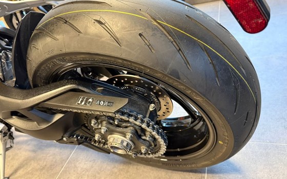 Gebrauchtmotorrad Triumph Speed Triple 1200 RS - Bild 20