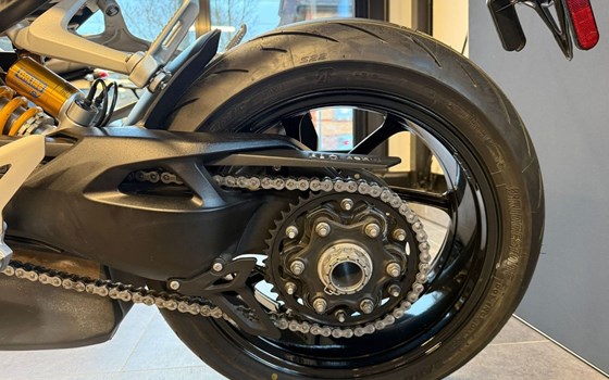 Gebrauchtmotorrad Triumph Speed Triple 1200 RS - Bild 23