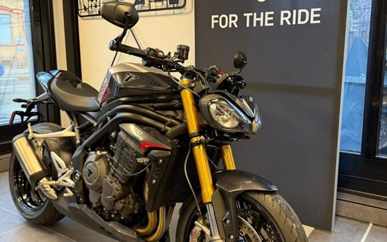 Gebrauchtmotorrad Triumph Speed Triple 1200 RS - Bild 3