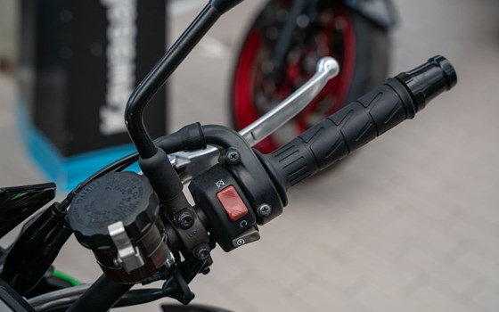 Gebrauchtmotorrad Kawasaki Z900 SE - Bild 9